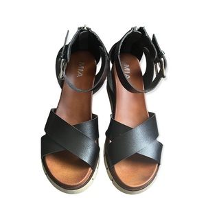 MIA womens black wedge sandals in size 10.